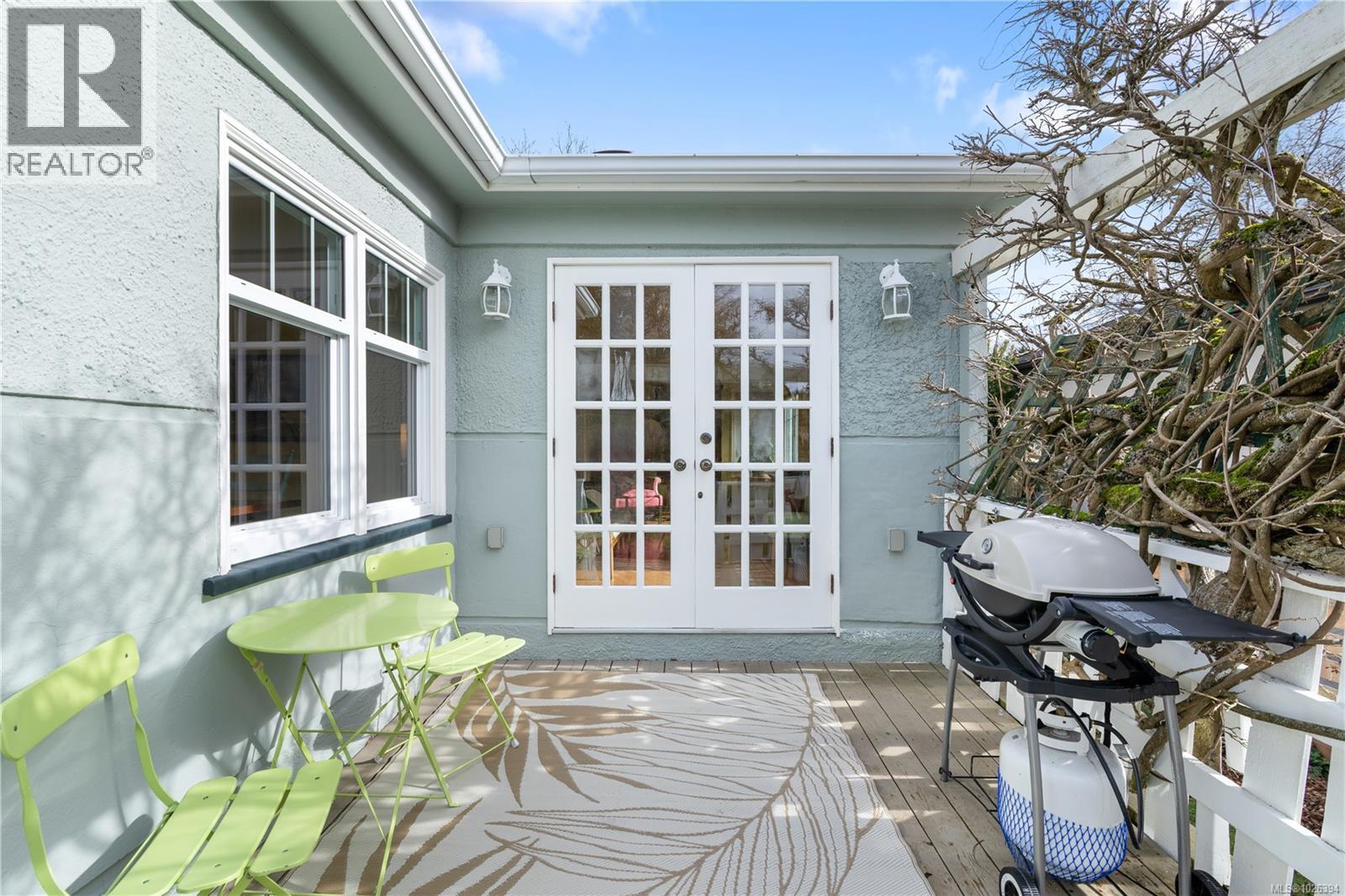  1020 Falkland Road, Oak Bay