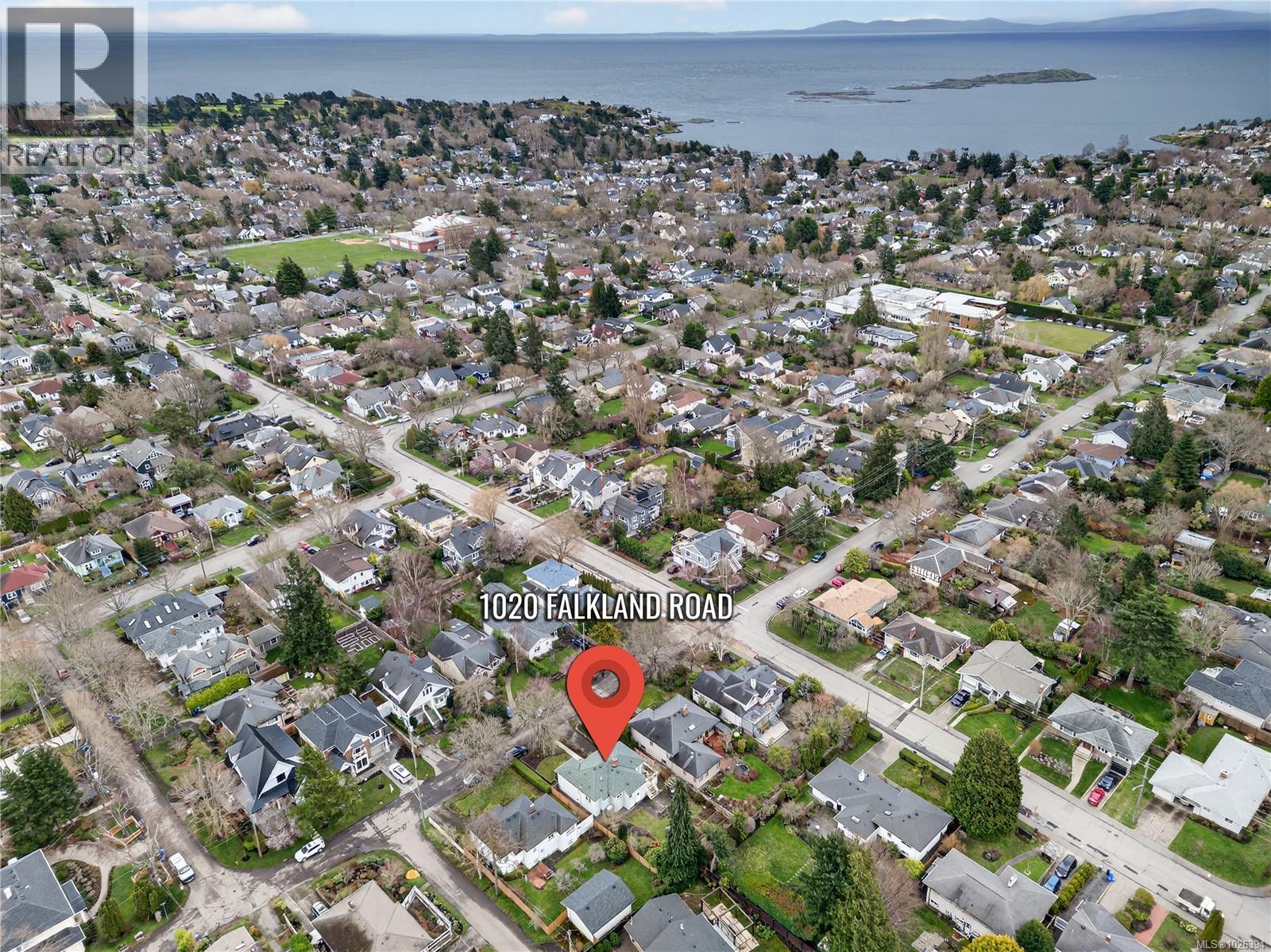  1020 Falkland Road, Oak Bay