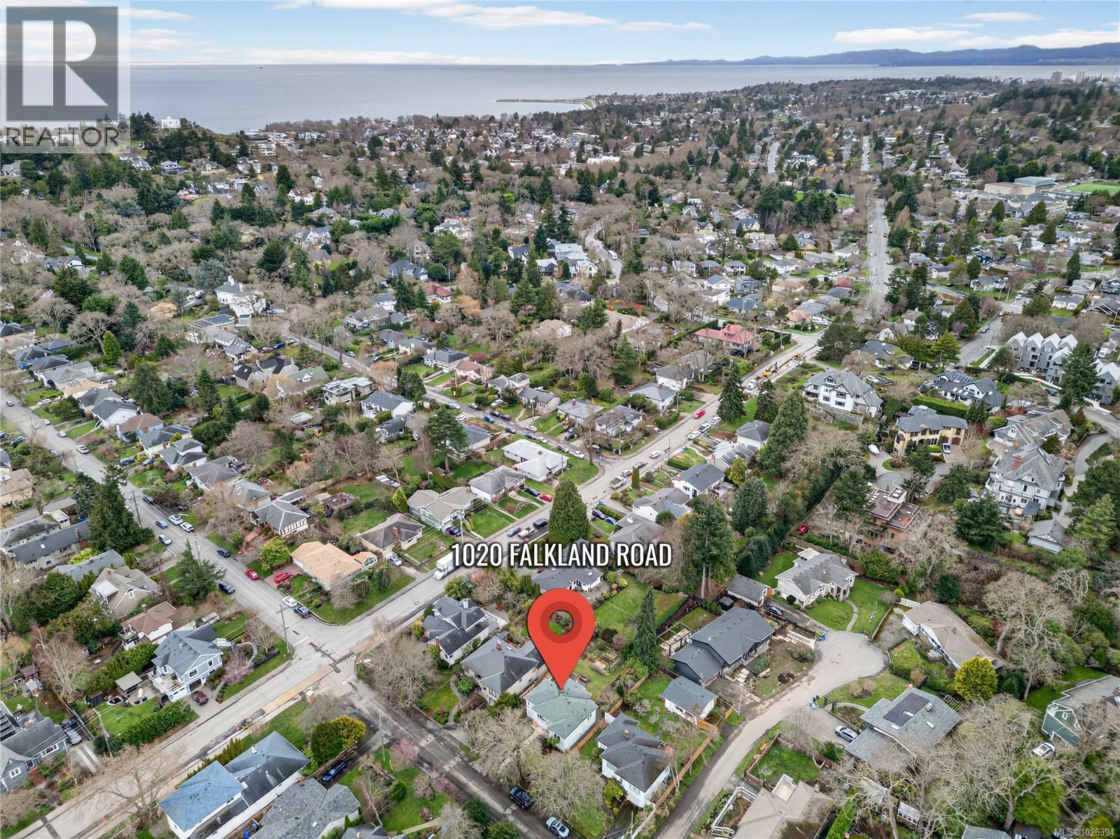  1020 Falkland Road, Oak Bay