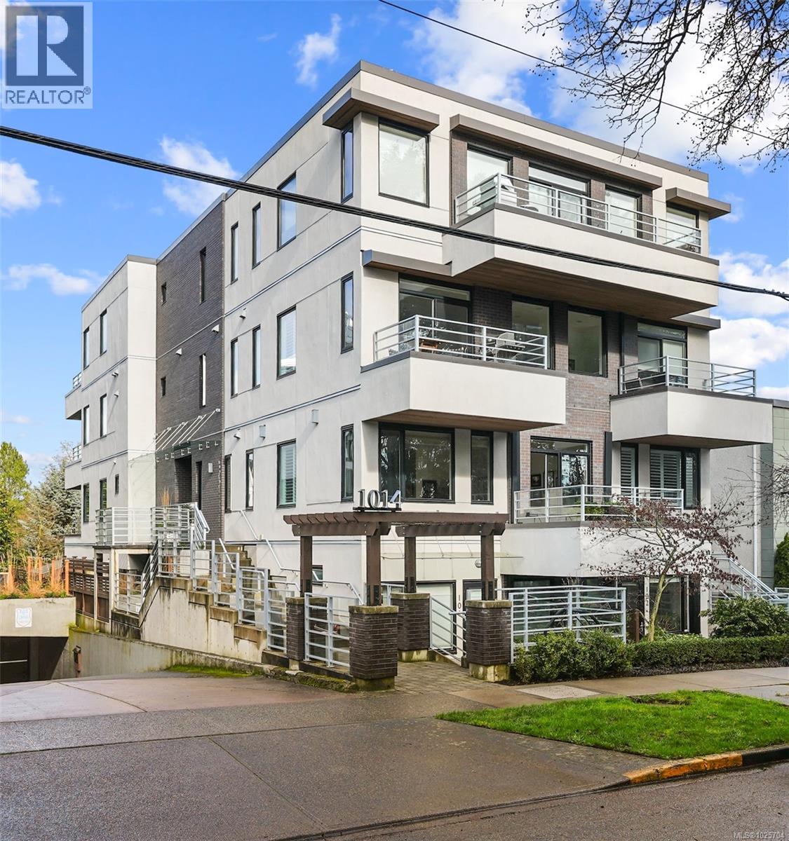 102 1014 Park Boulevard, Victoria