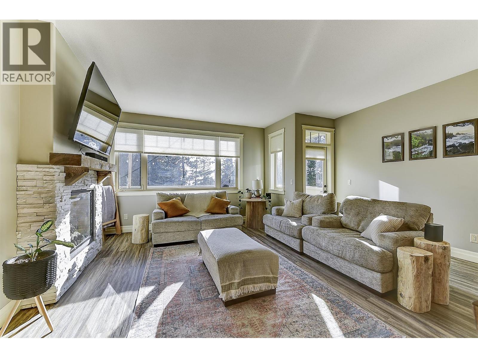 18 2283 Shannon Heights Court, West Kelowna