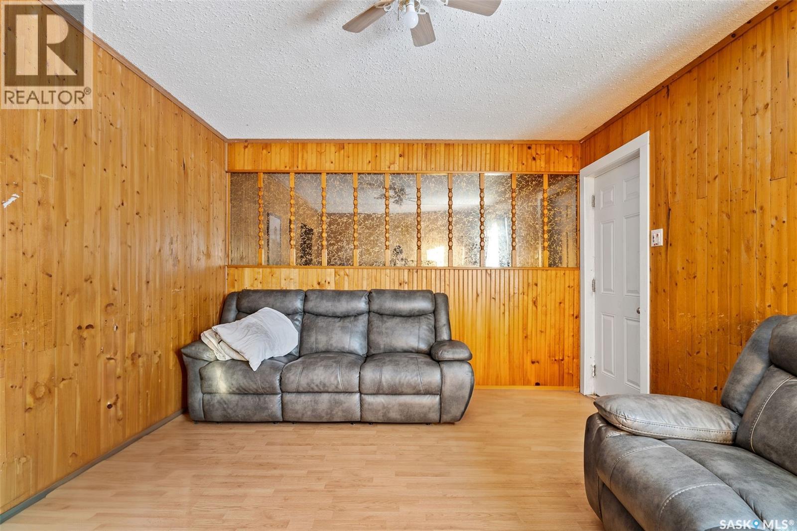 806 12TH STREET W - 4