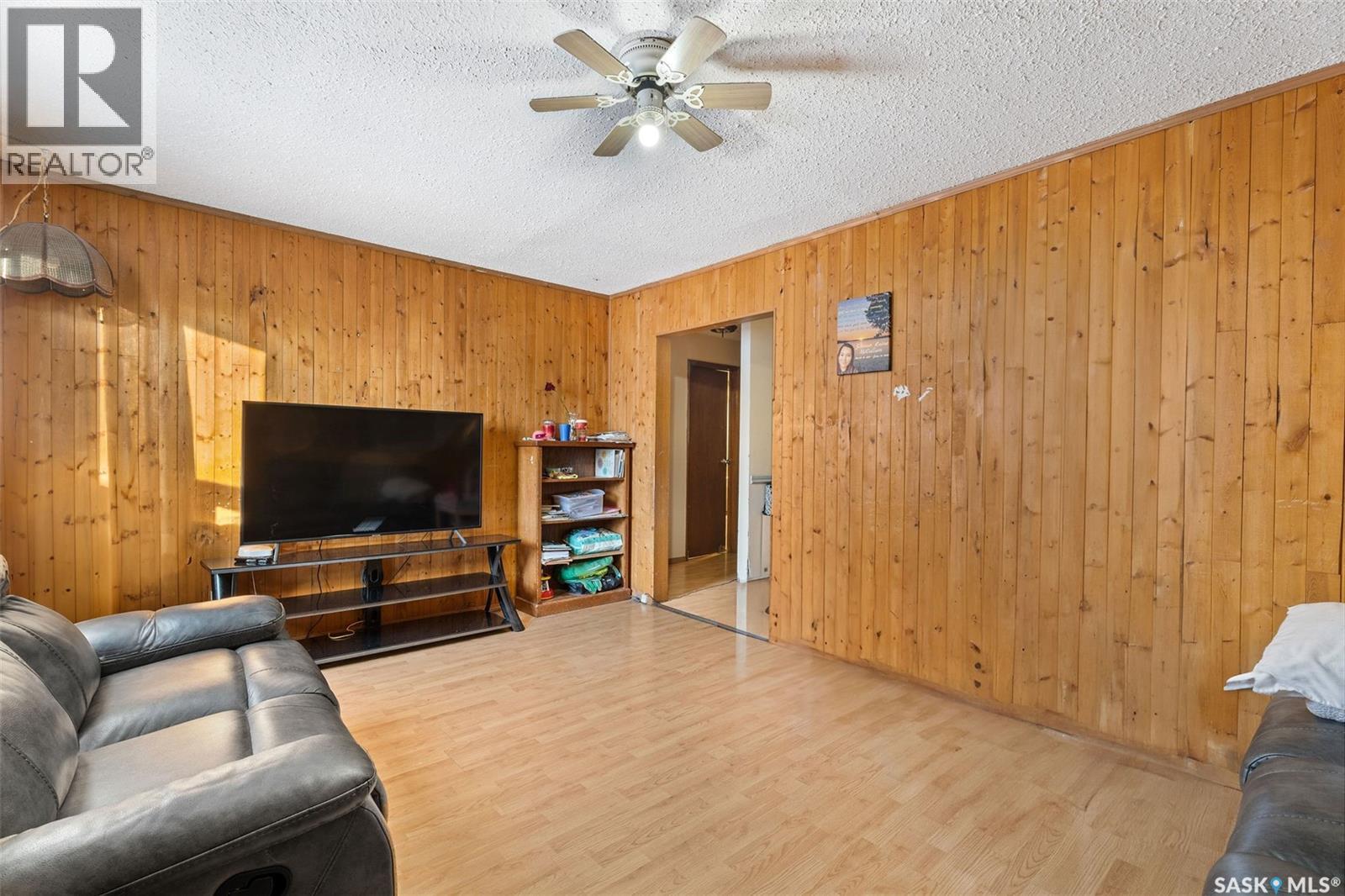 806 12TH STREET W - 5