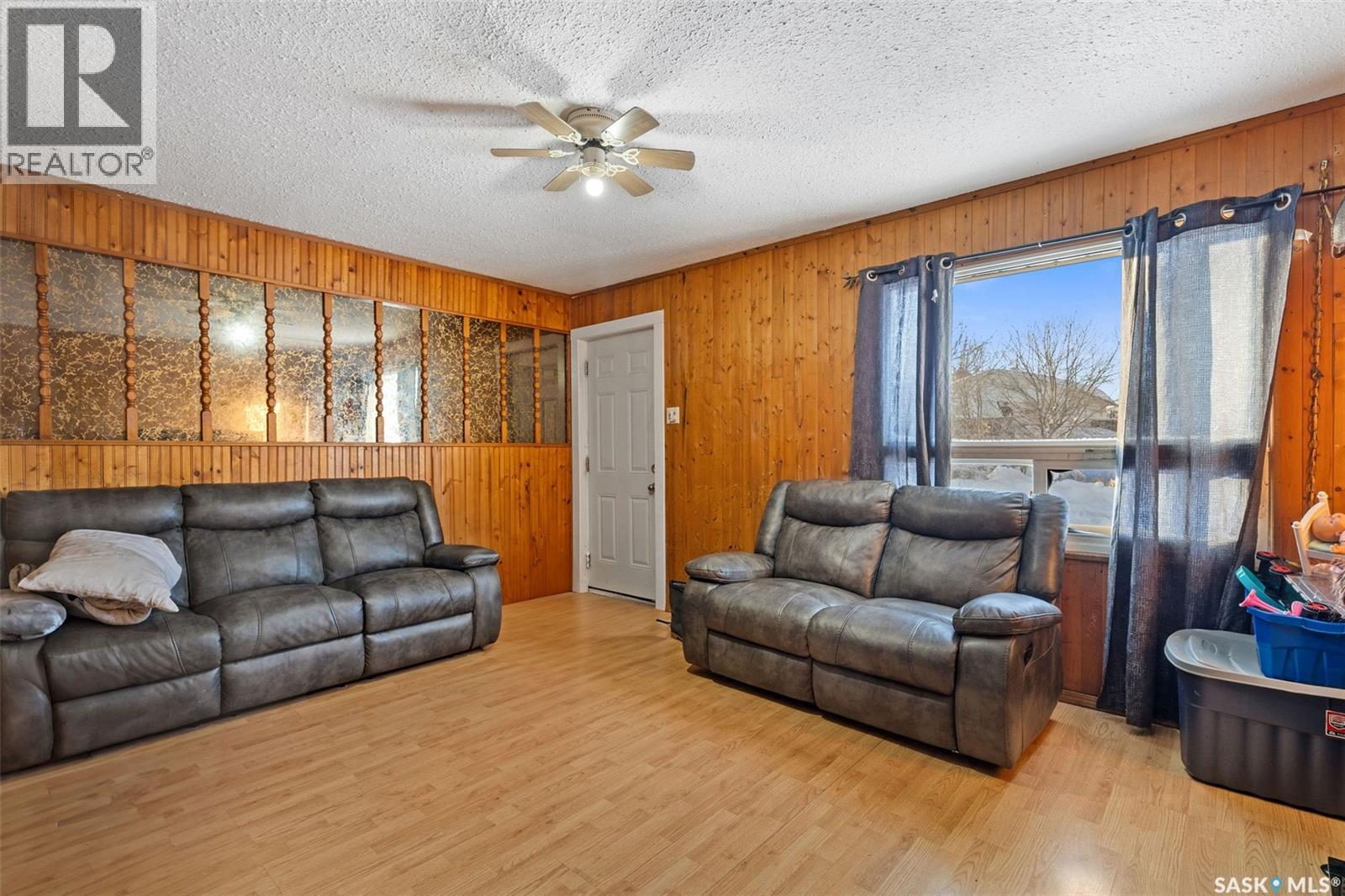 806 12TH STREET W - 6