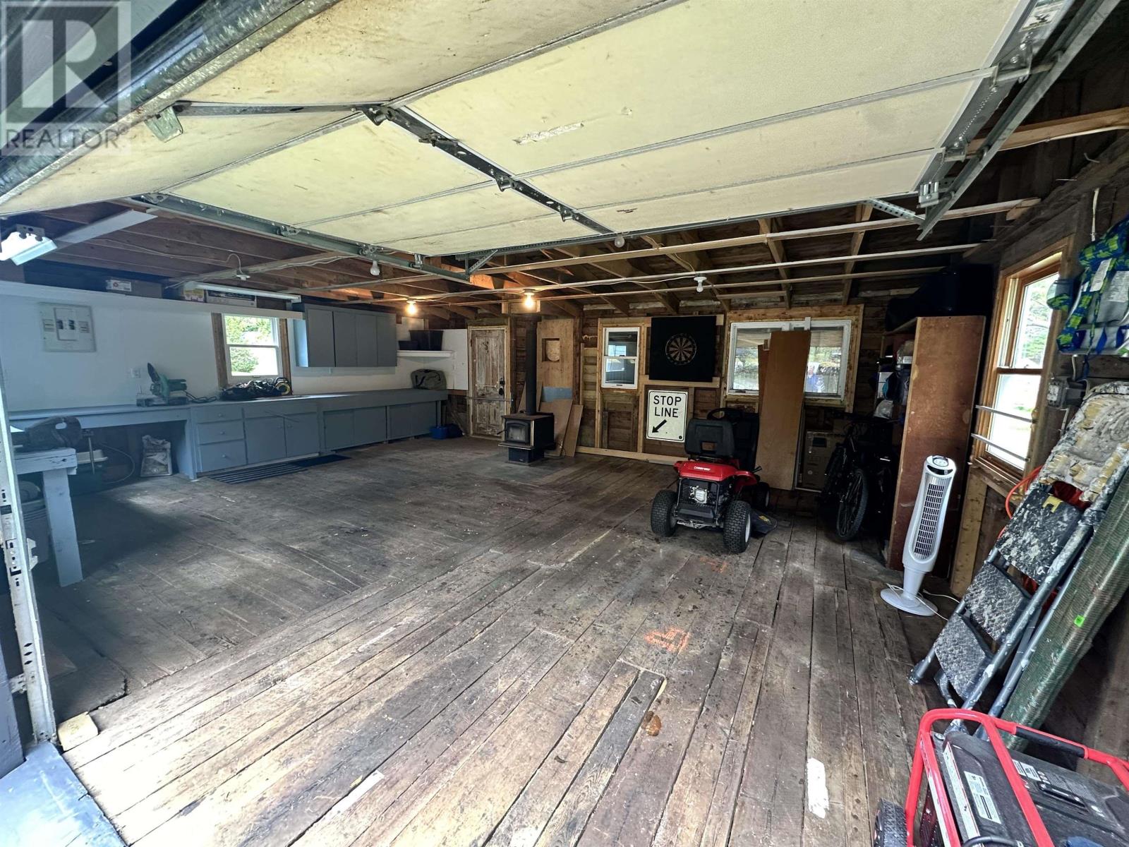 Property 31 of 39 of 15498 Highway 3 Highway