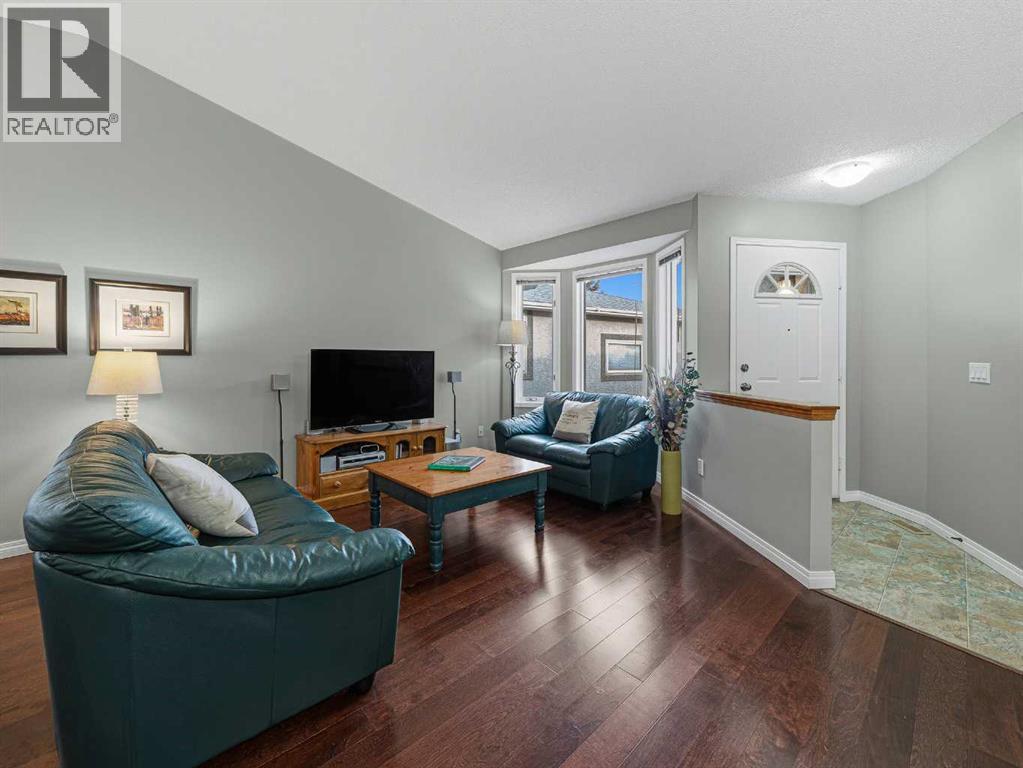 301 Arbour Cliff Close NW - Photo 3 of 40, Calgary, Alberta