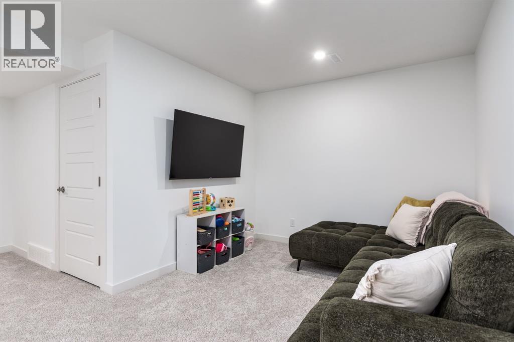 
          848 Marina Drive
            <br/>
            <span>Chestermere</span>
            , 
            <span>AB</span>
             <span>T1X1Y6</span>
         - Photo 29