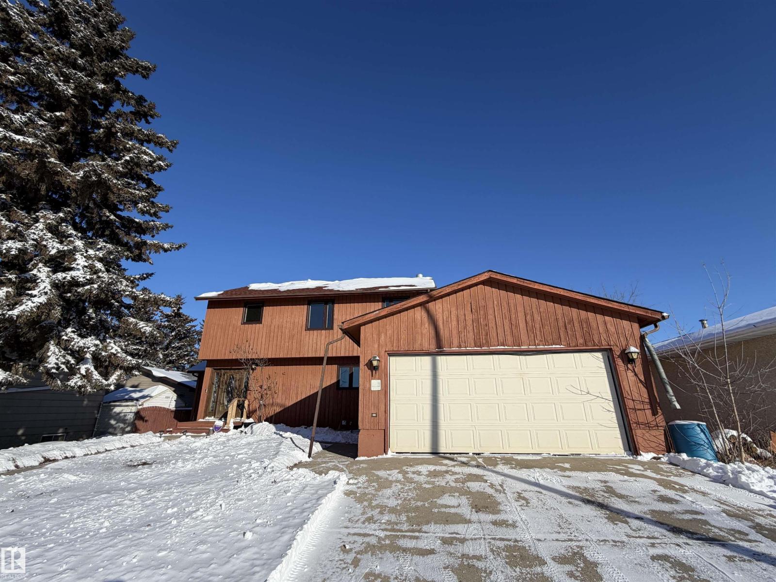 125 PINE DR - Photo 2 of 56, Wetaskiwin, Alberta