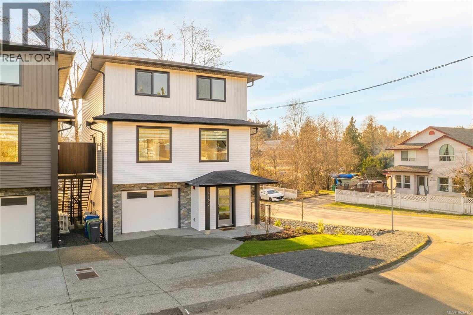 4193 CORUNNA AVE - 15