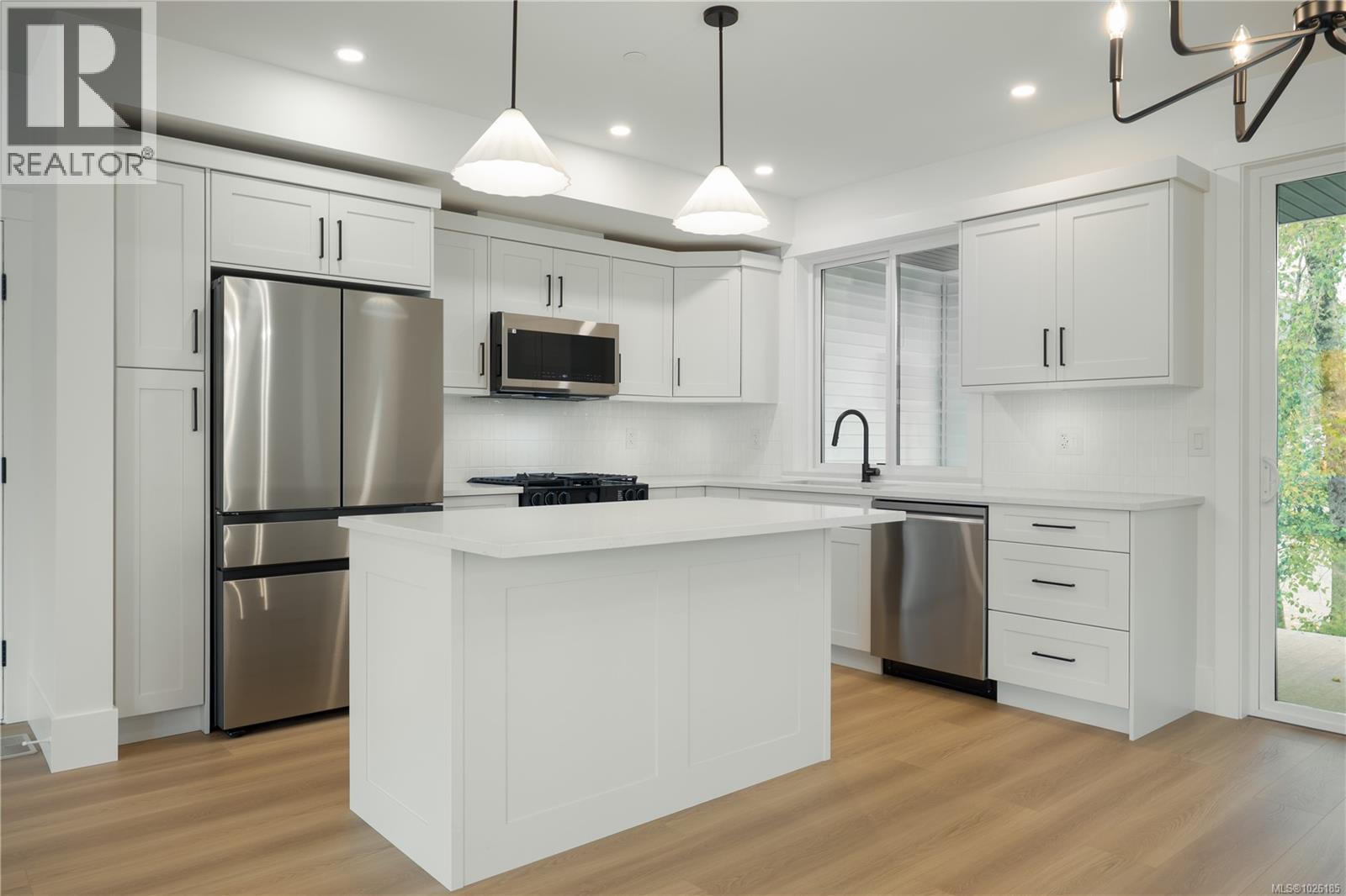 4193 CORUNNA AVE - 31