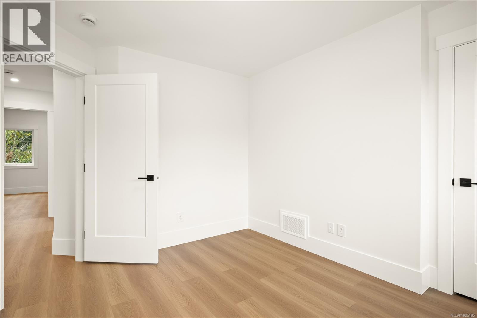 4193 CORUNNA AVE - 55