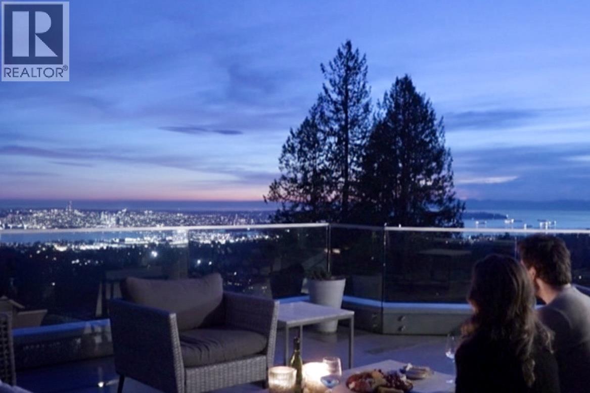 310 BEAVER ROAD, North Vancouver