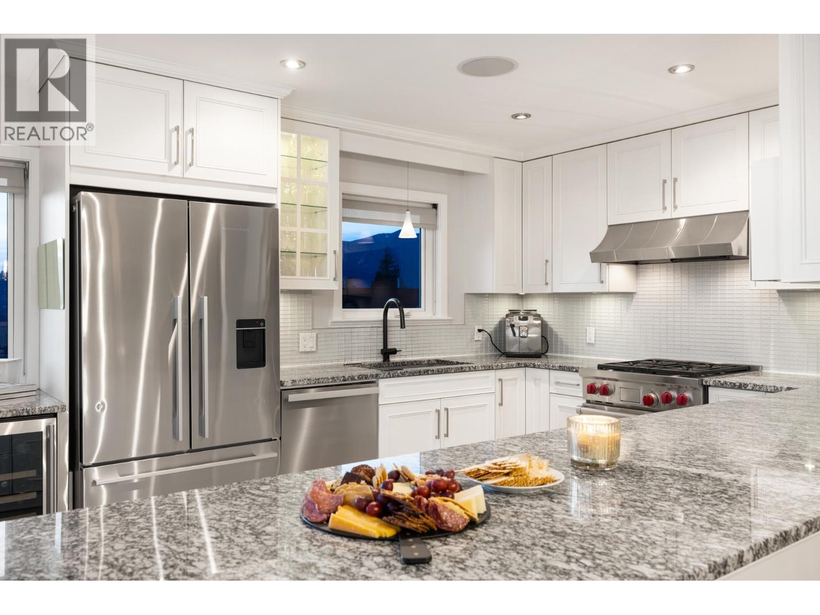 310 BEAVER ROAD, North Vancouver