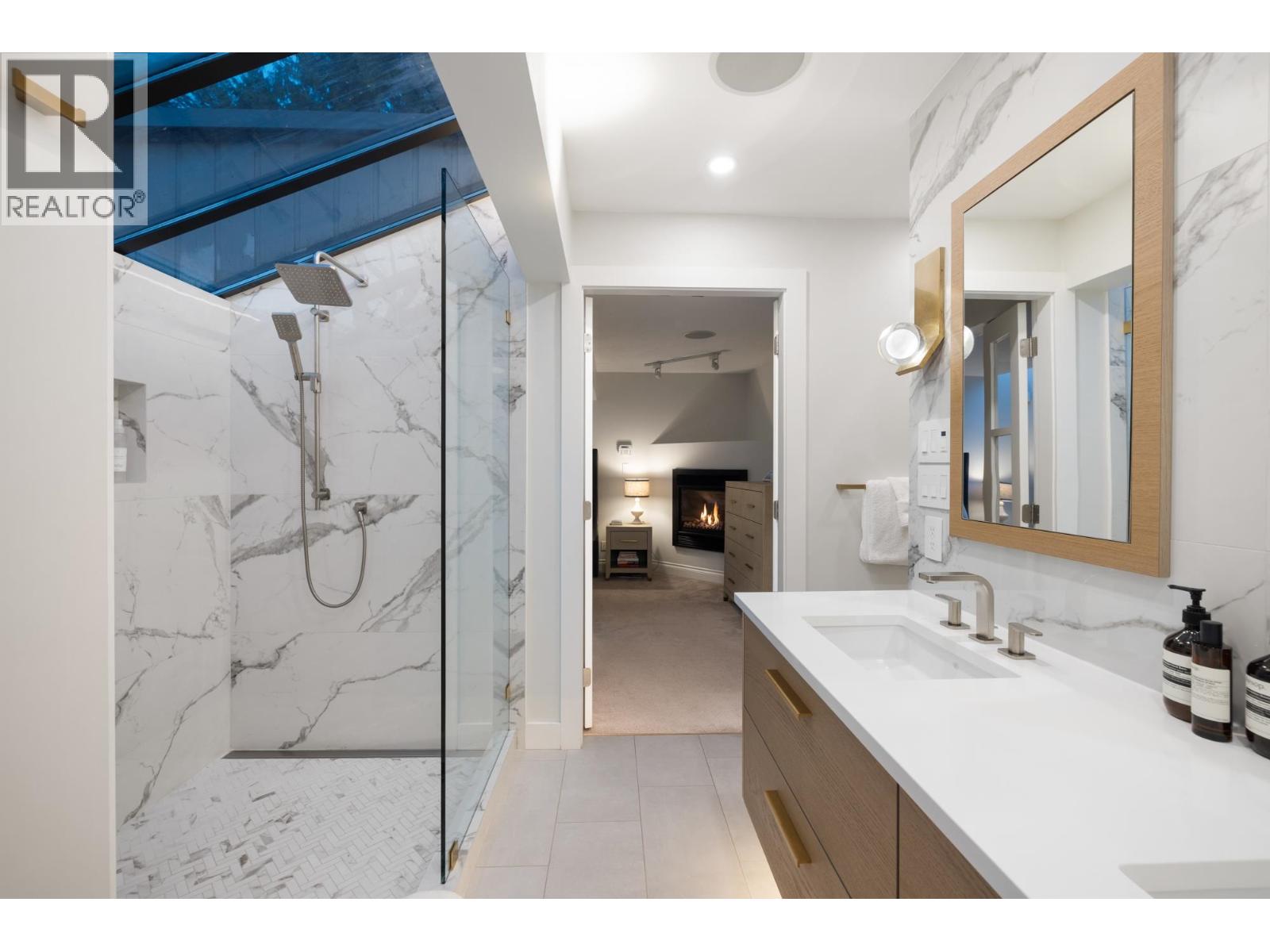 310 BEAVER ROAD, North Vancouver