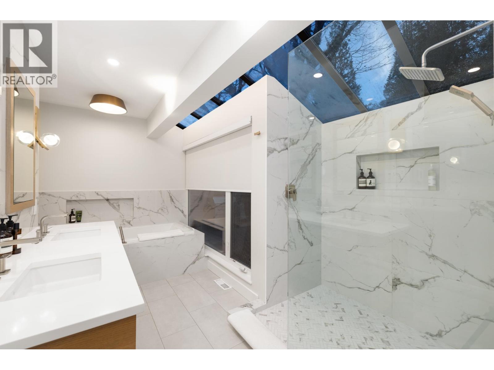 310 BEAVER ROAD, North Vancouver