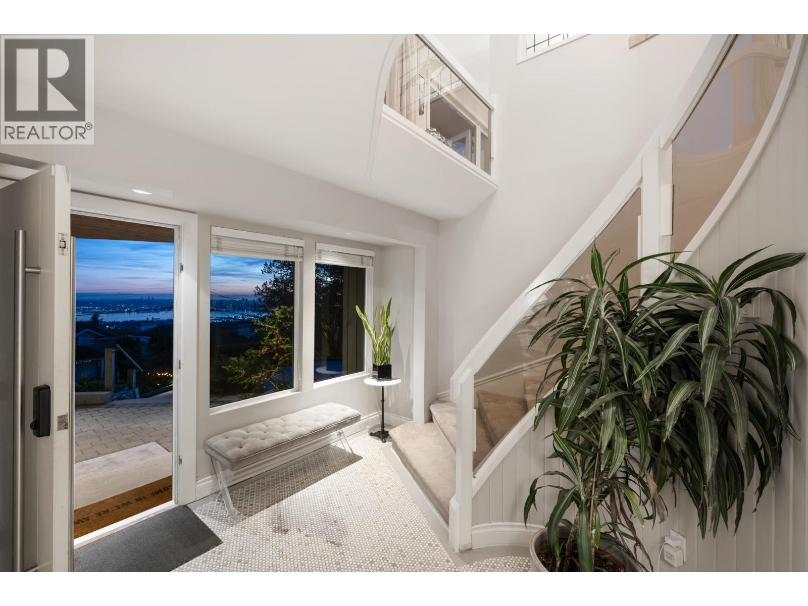 310 BEAVER ROAD, North Vancouver