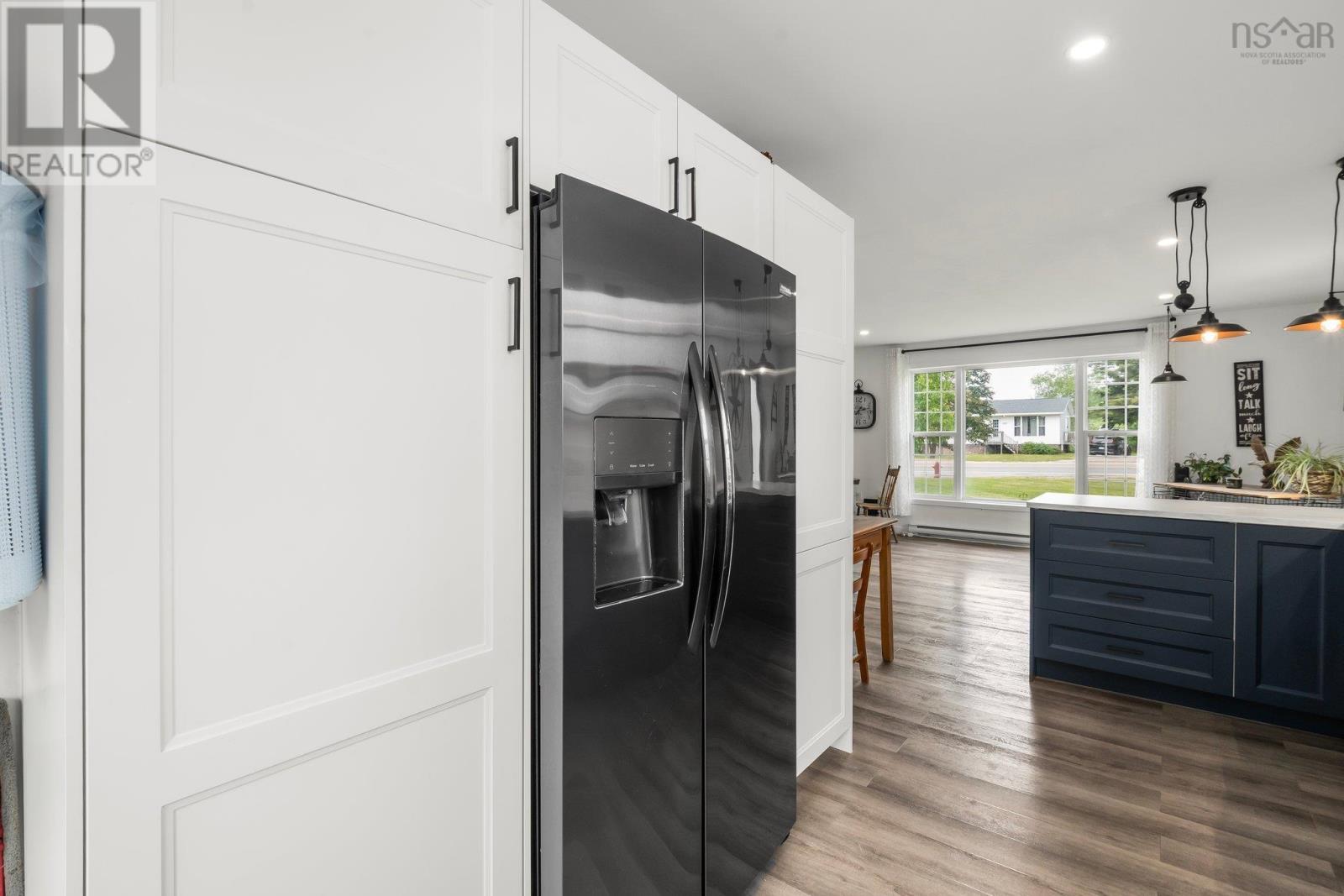 Property 16 of 29 of 4866 Highway 1