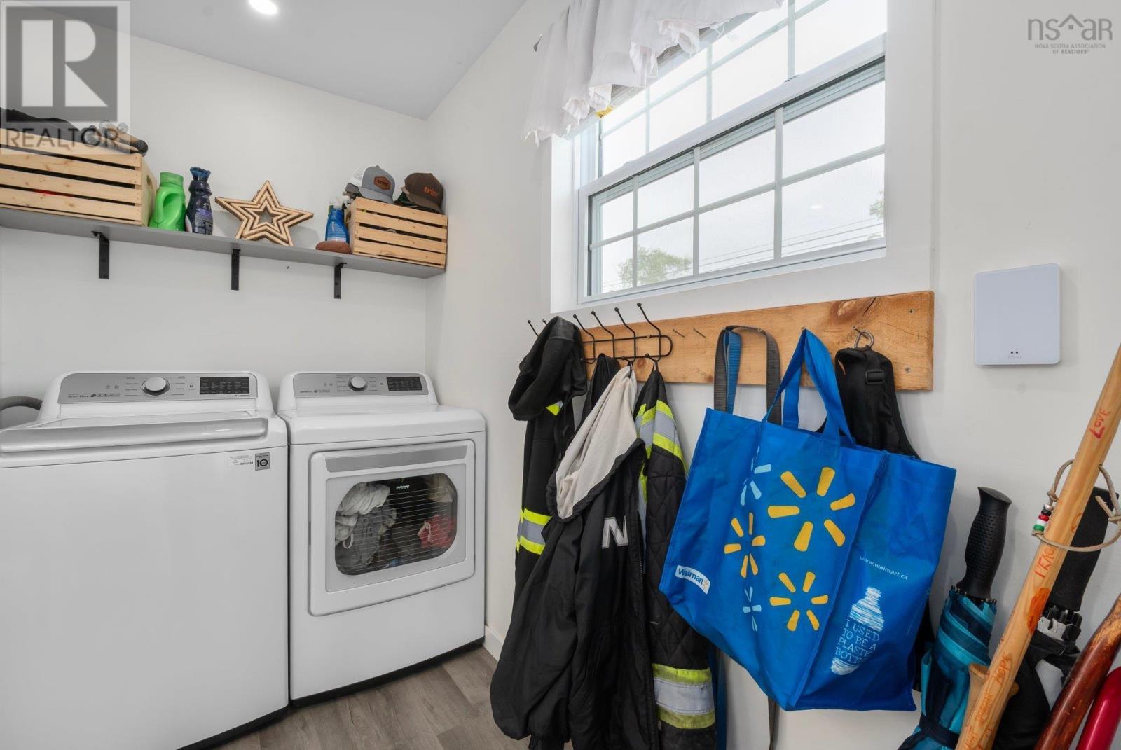 Property 17 of 29 of 4866 Highway 1