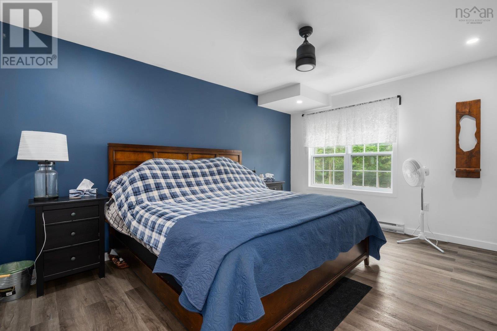 Property 19 of 29 of 4866 Highway 1