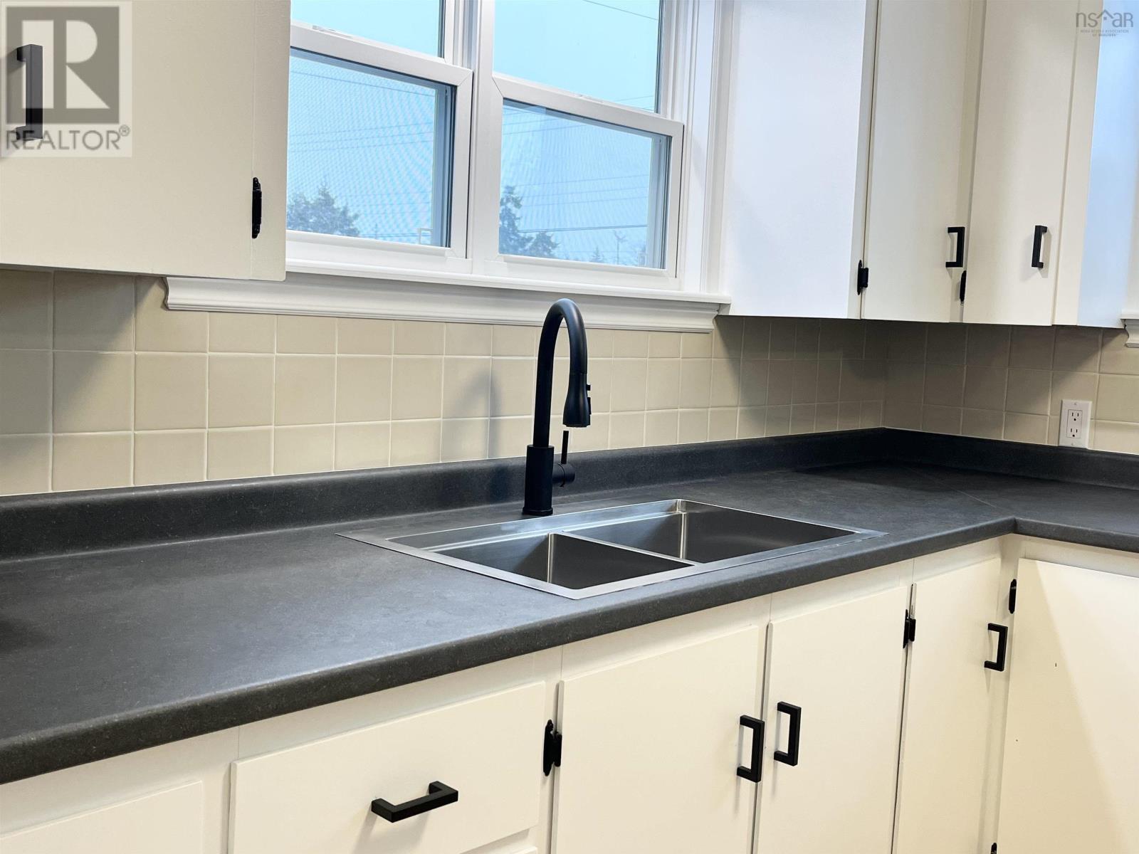 Property 4 of 47 of 89 Stoney Island Road