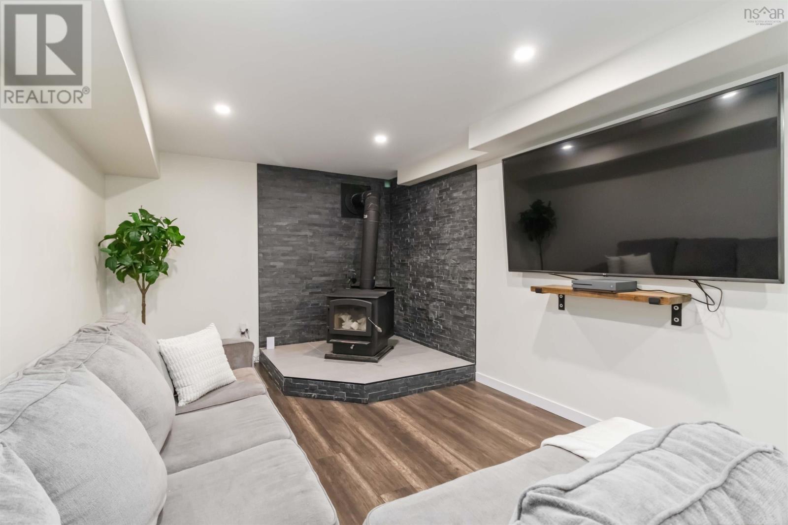 Property 34 of 50 of 17 Harbourview Inn Loop