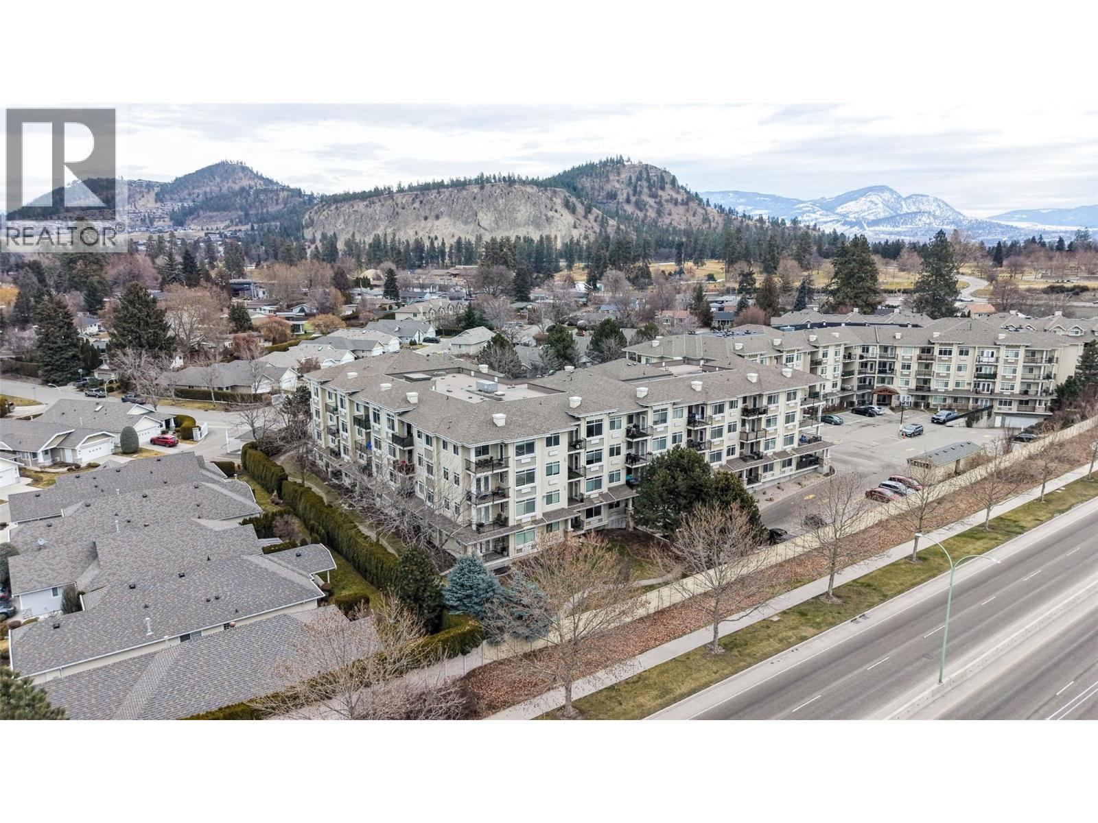 211 1350 Ridgeway Drive, Kelowna