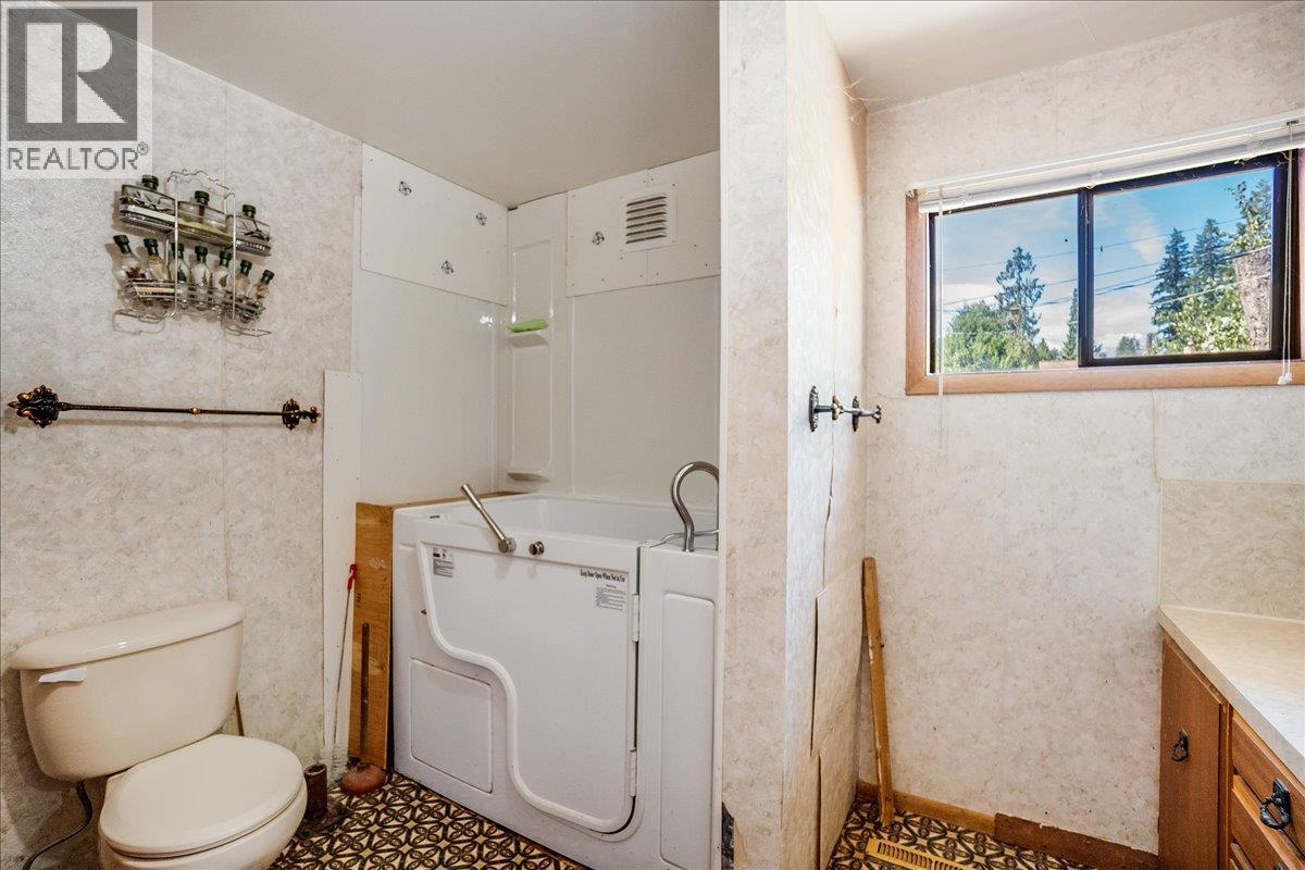 7691 Balfour Wharf Road, Balfour