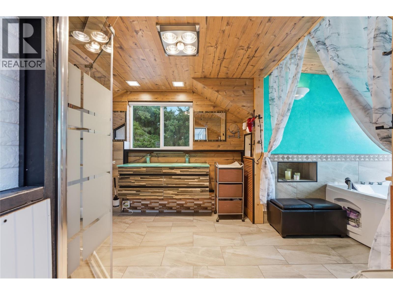 3690 Southview Road, Tappen