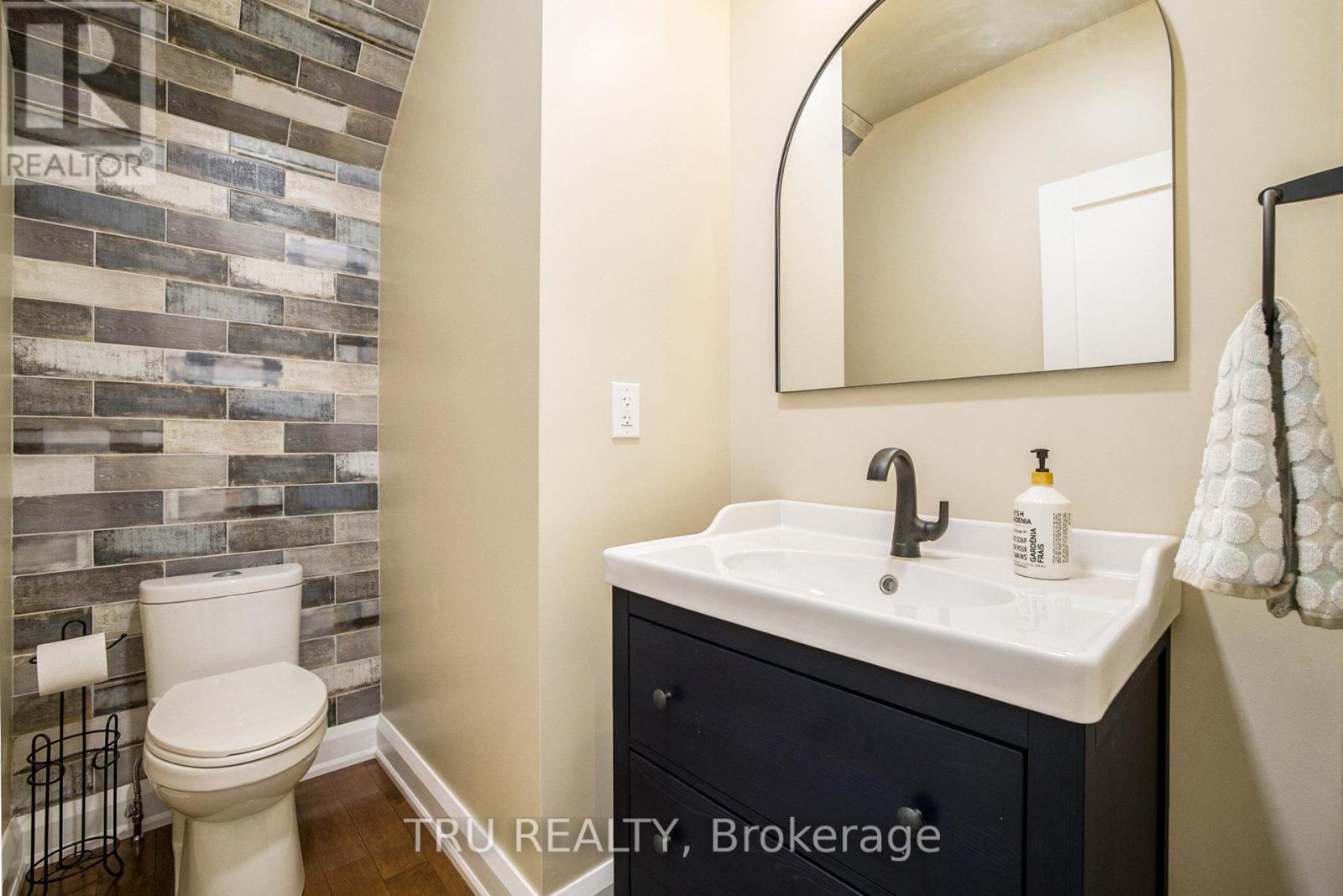 2465 MARCHURST ROAD - 22
