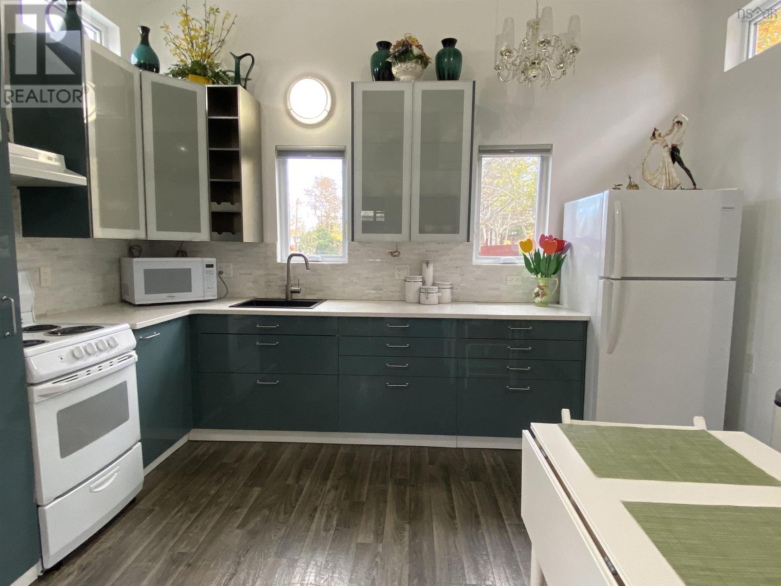 Property 4 of 25 of 52 Wolfe Street