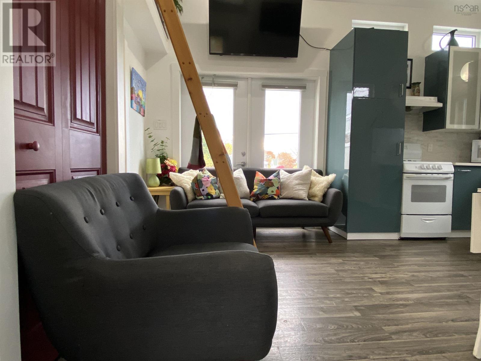 Property 11 of 25 of 52 Wolfe Street