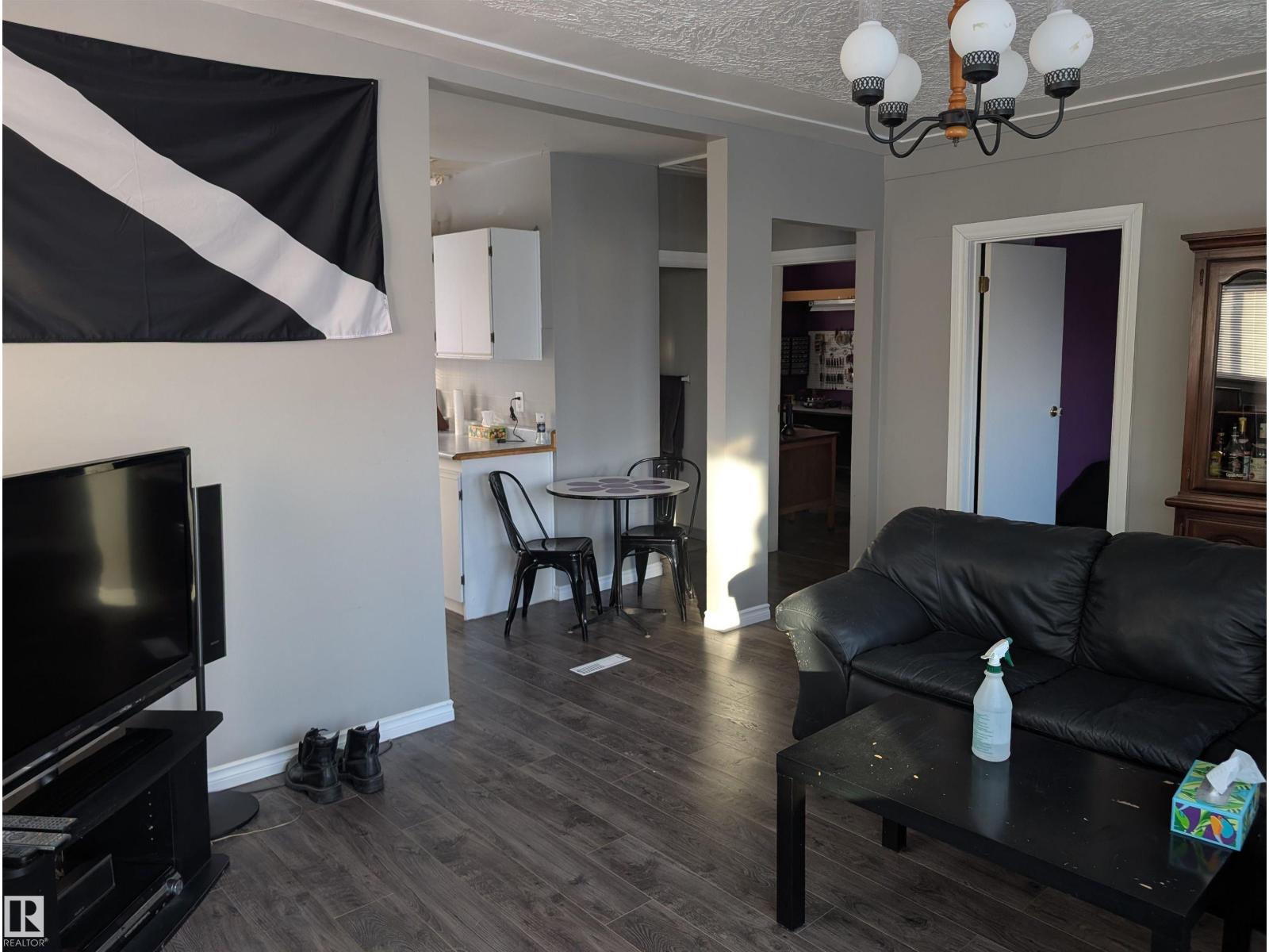 4720 52 ST - Photo 5 of 36, Calmar, Alberta