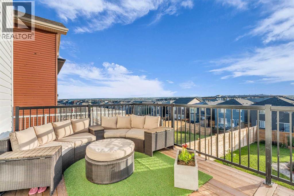 Single Family House for Sale in  Lucas Crescent NW Livingston Calgary 