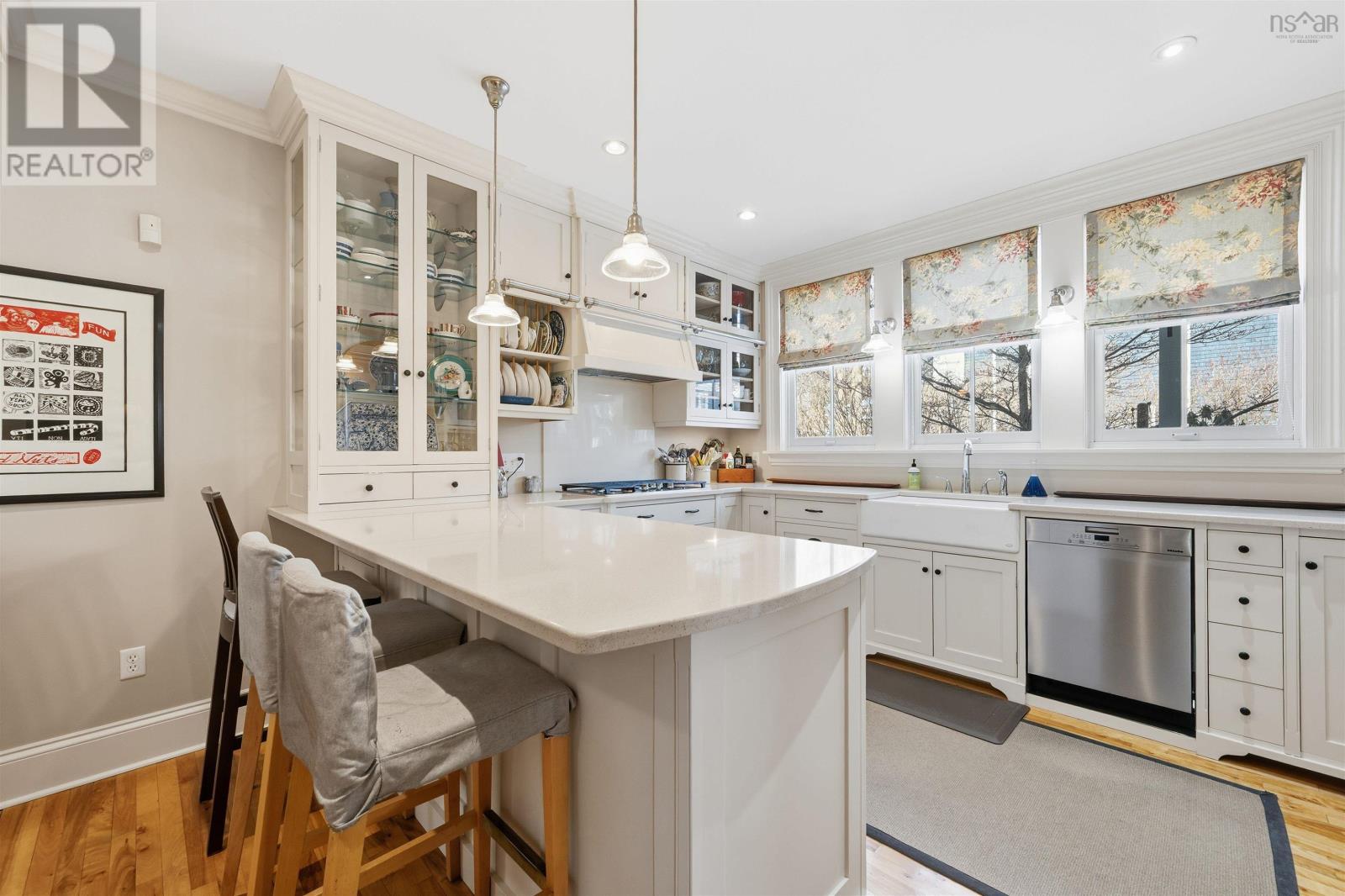 Property 9 of 40 of 6051 South Street