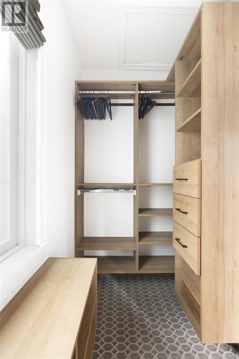 535 FALKLAND RD - 23