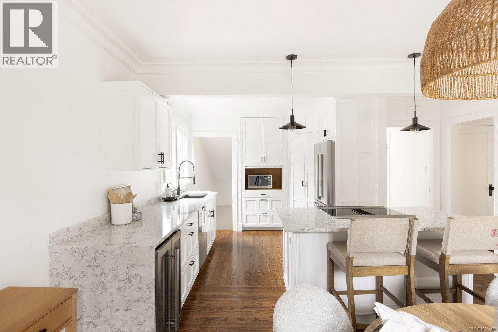 535 FALKLAND RD - 27