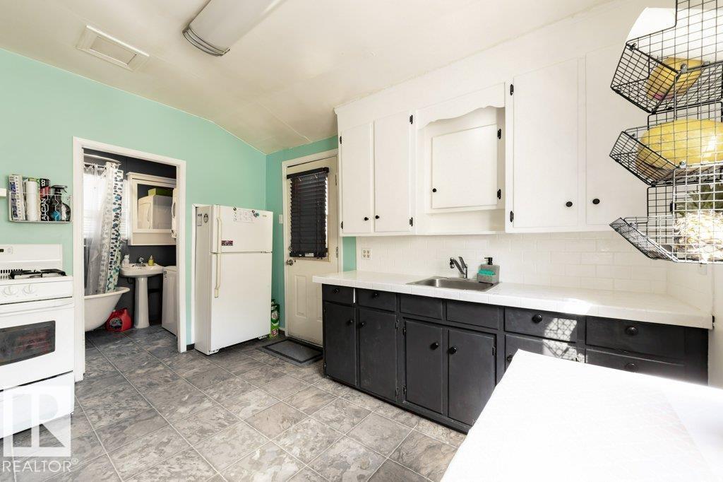 10933 93 ST NW, Edmonton