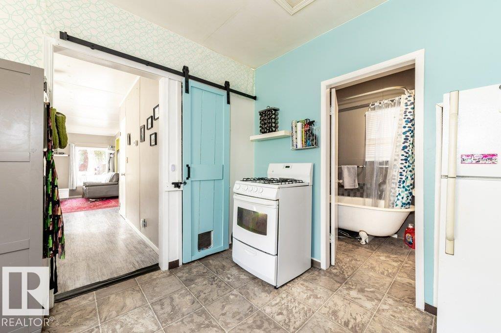 10933 93 ST NW, Edmonton