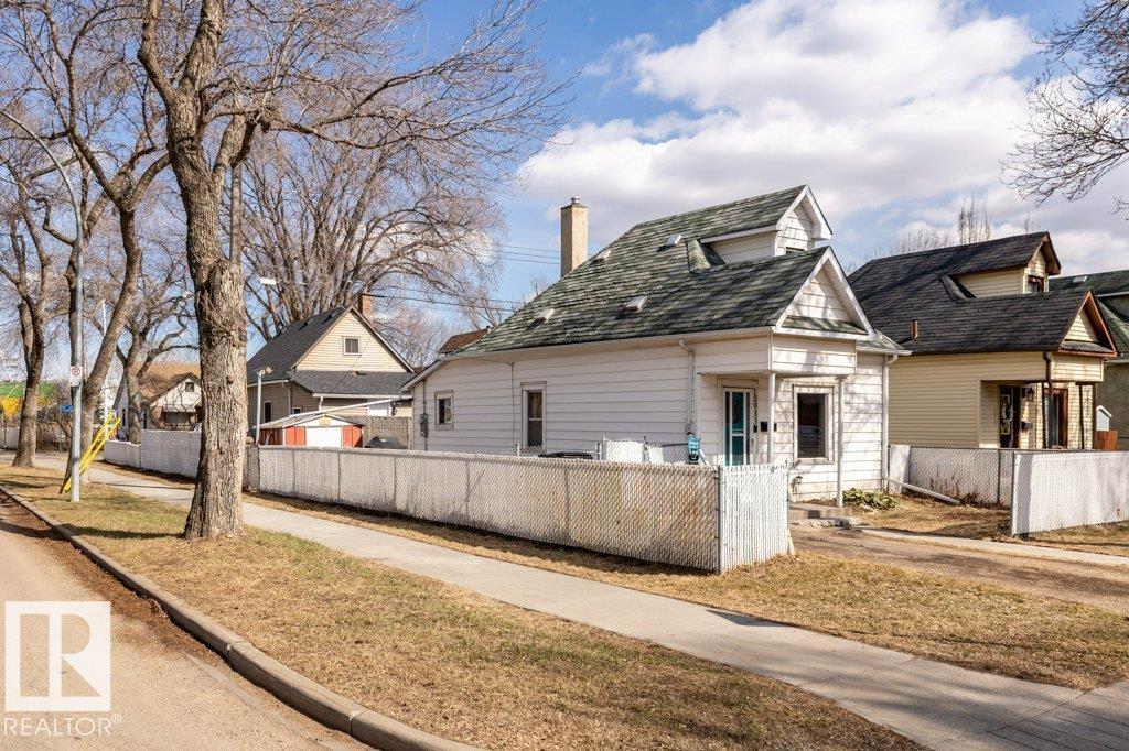 10933 93 ST NW, Edmonton