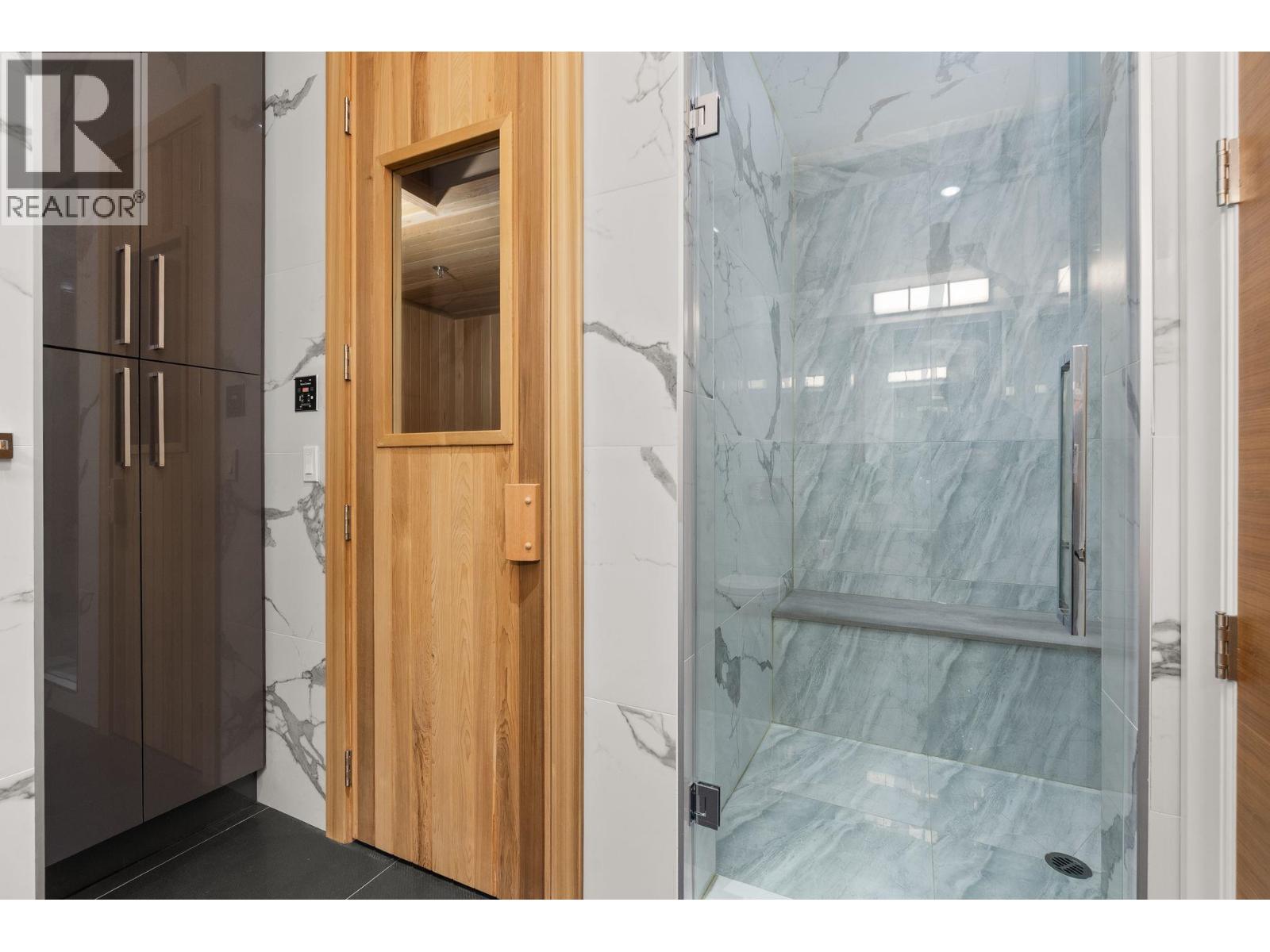 1265 QUEENS AVENUE, West Vancouver