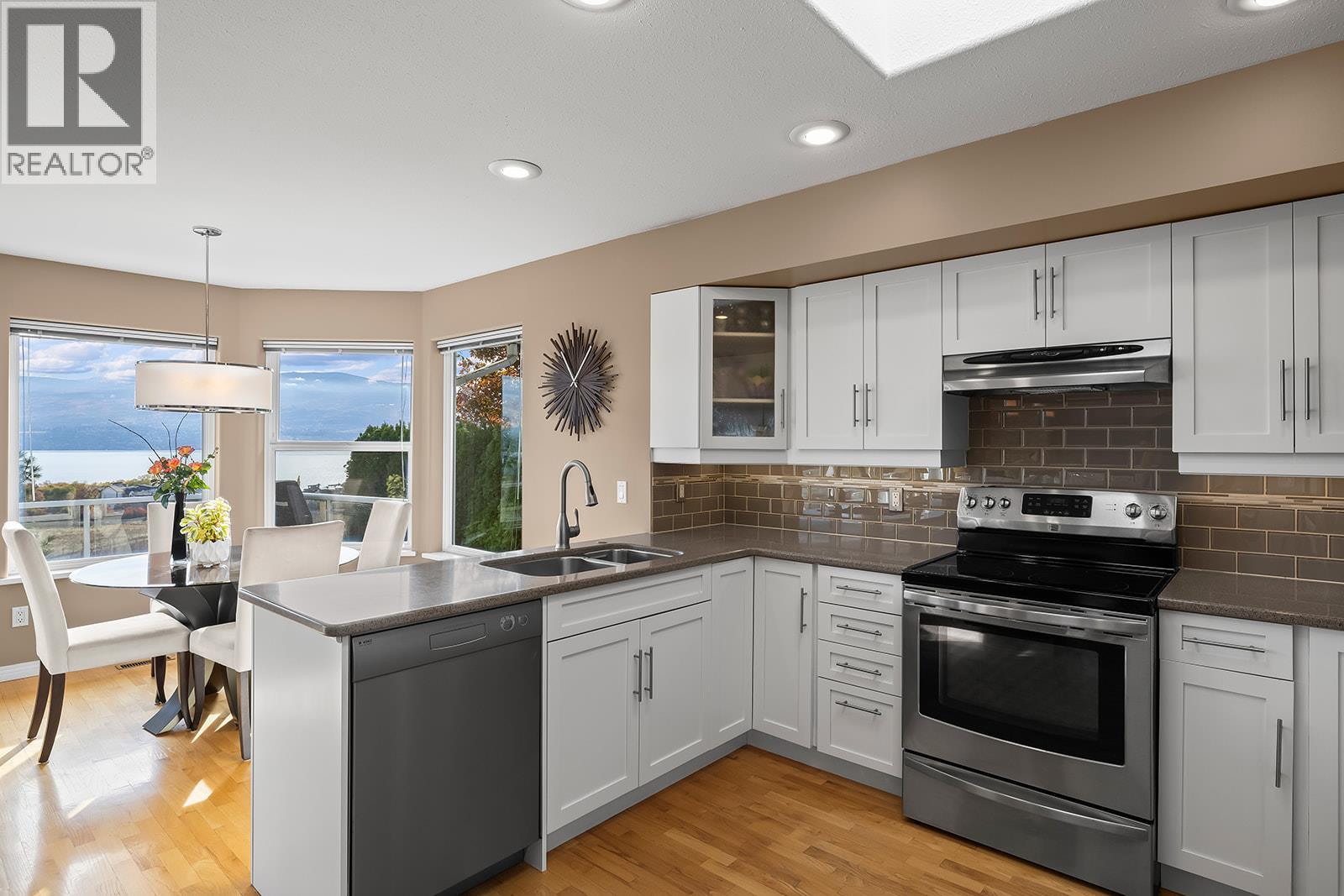  3576 Apple Way Boulevard, West Kelowna