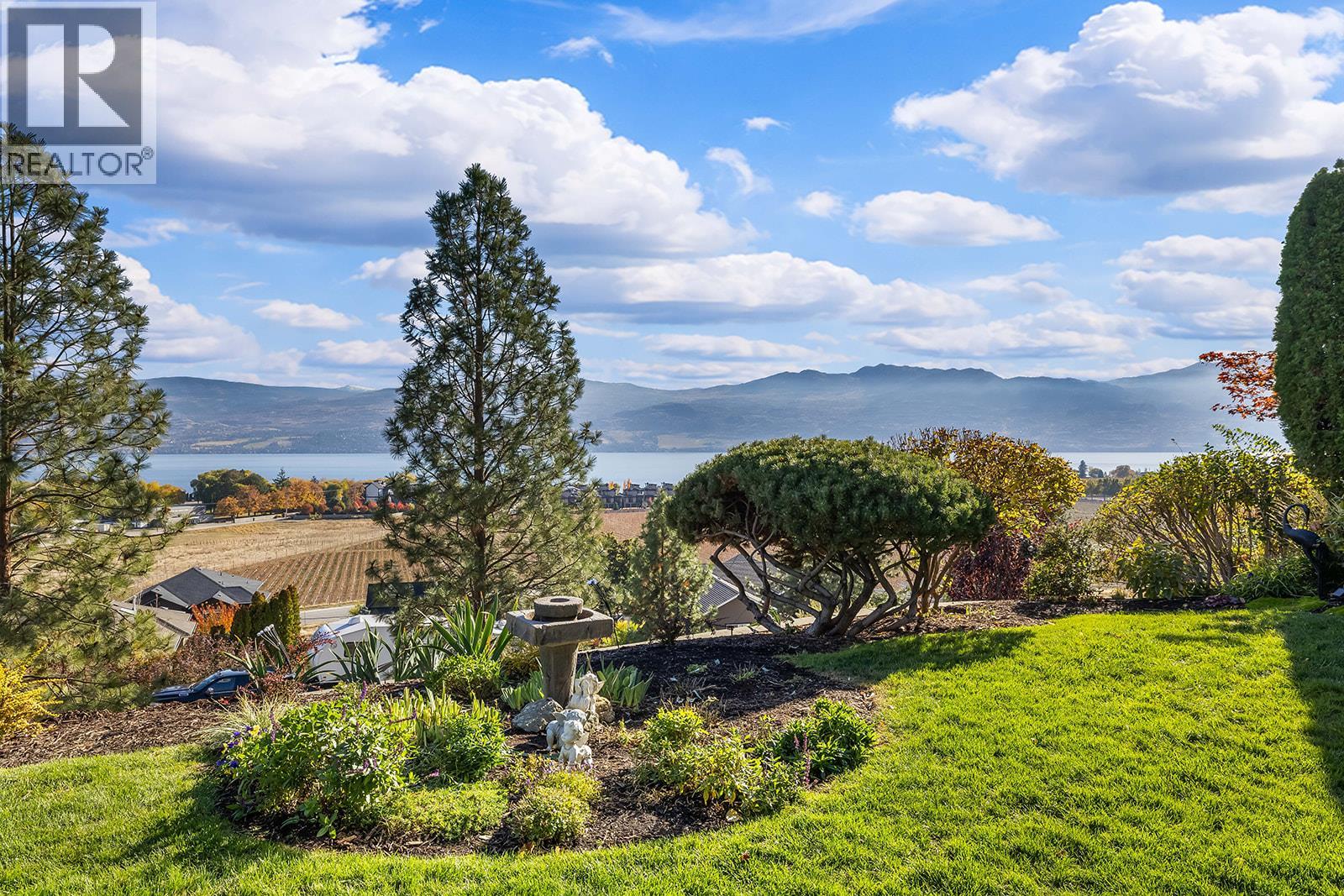  3576 Apple Way Boulevard, West Kelowna
