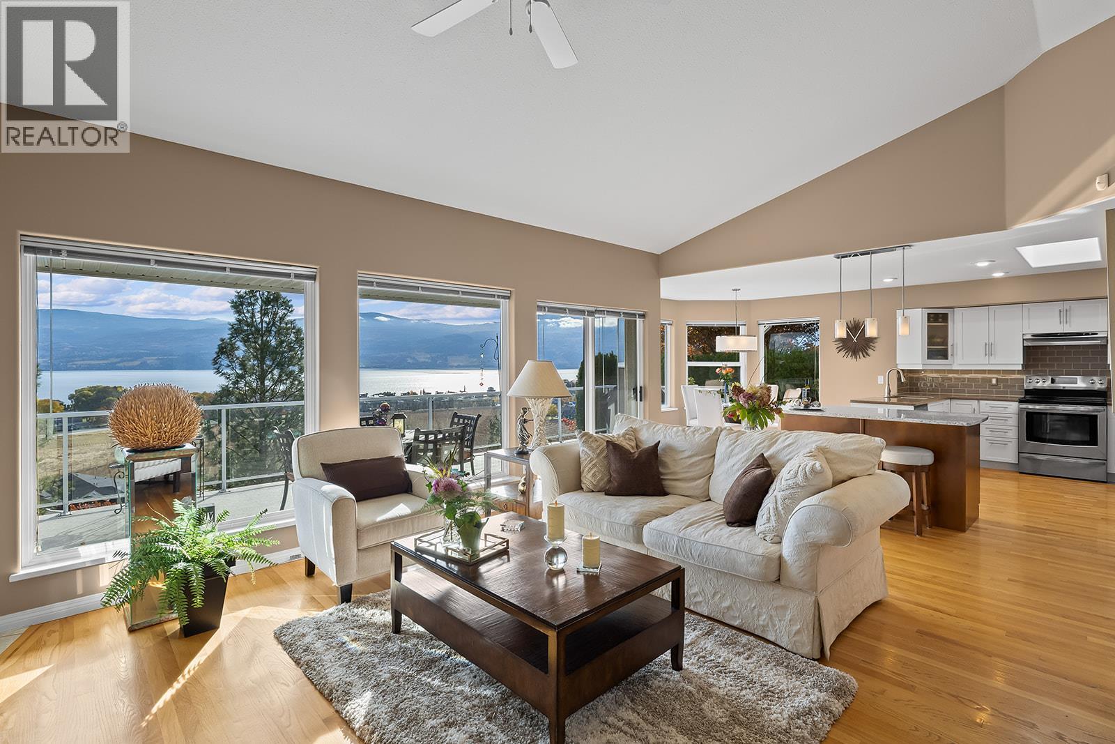  3576 Apple Way Boulevard, West Kelowna