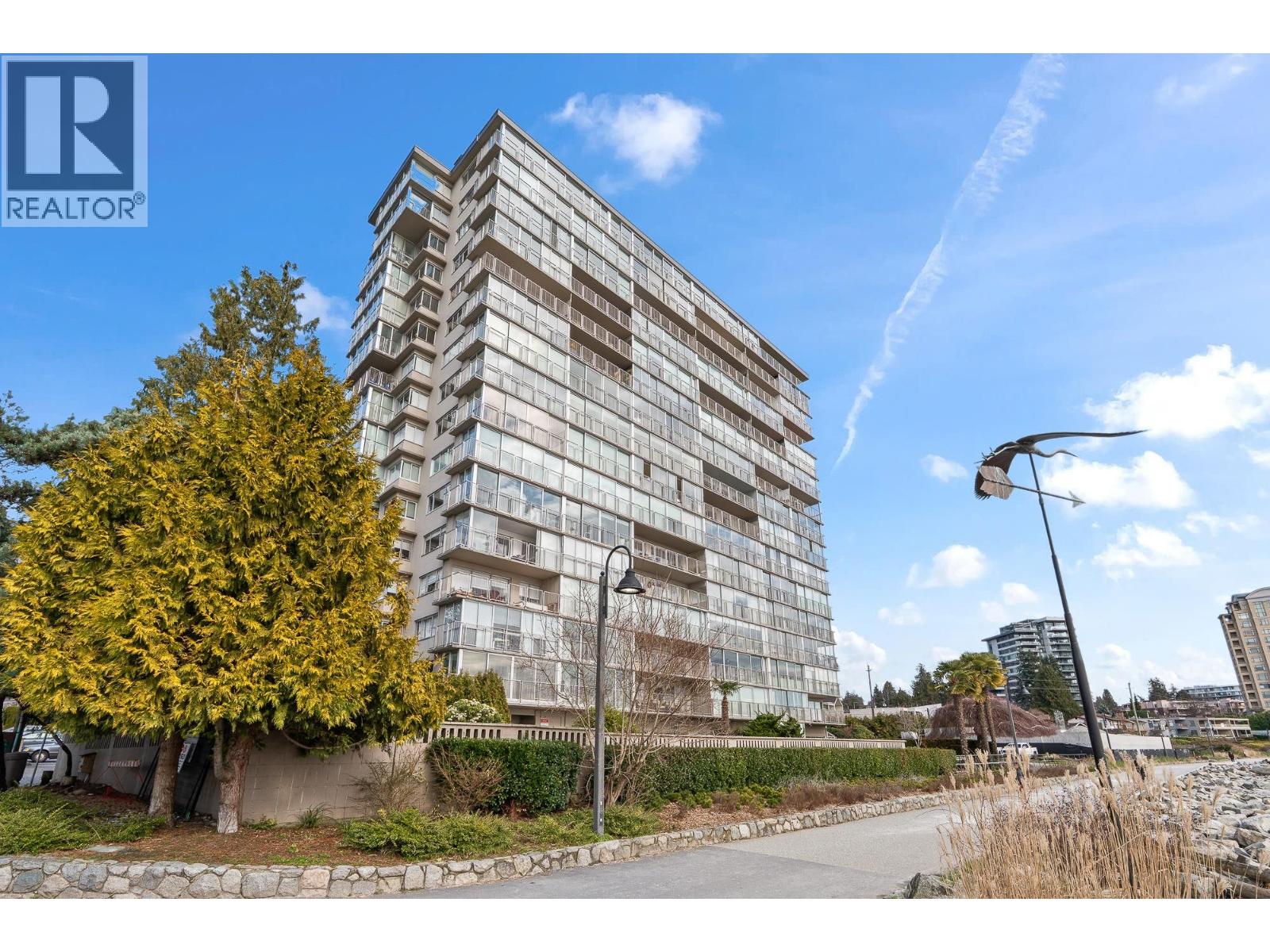 203 150 24TH STREET, West Vancouver