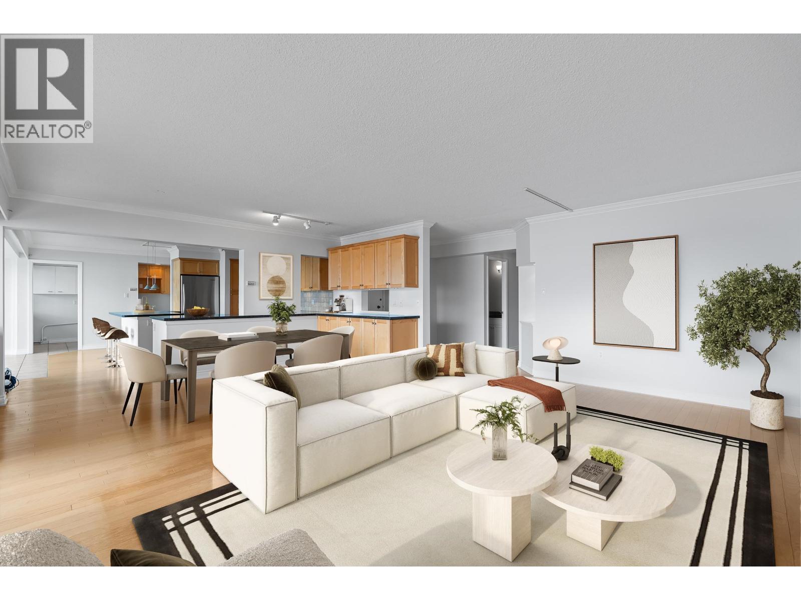 203 150 24TH STREET, West Vancouver