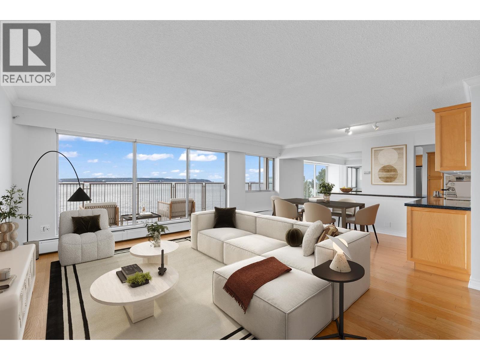 203 150 24TH STREET, West Vancouver