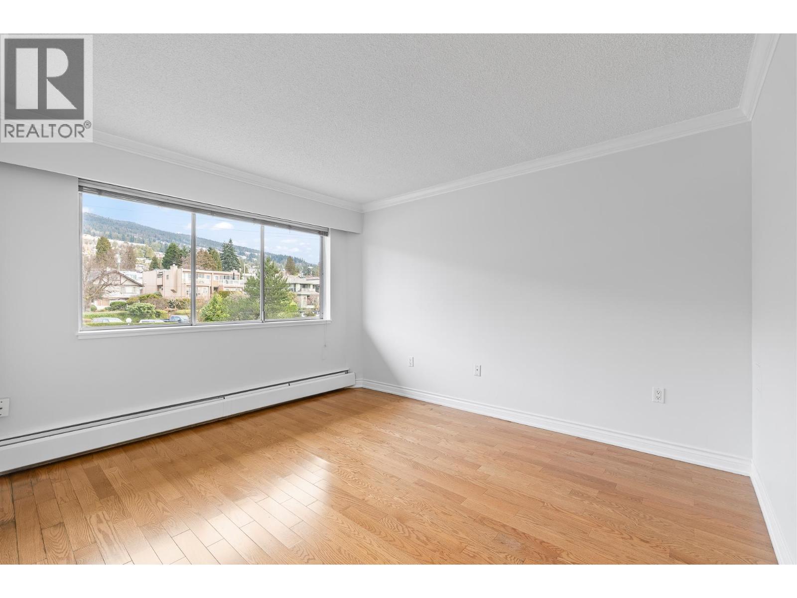 203 150 24TH STREET, West Vancouver