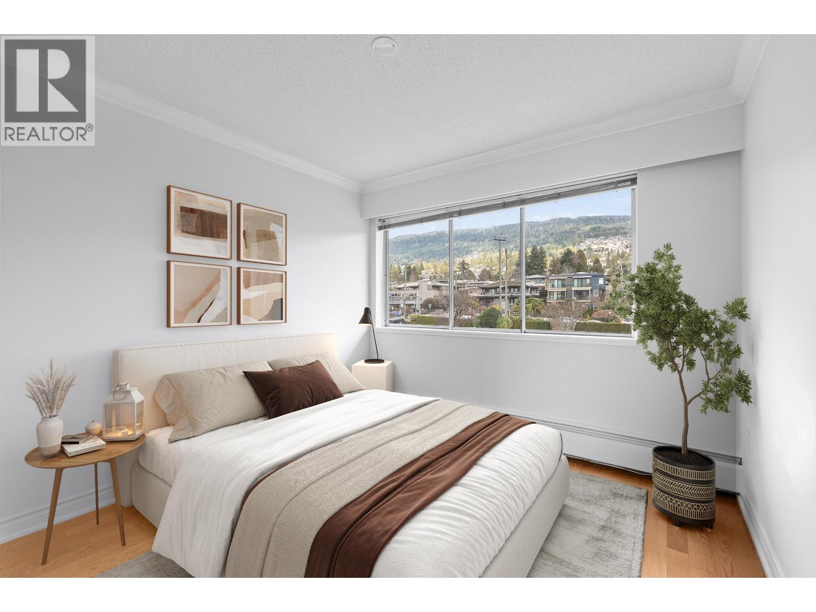 203 150 24TH STREET, West Vancouver