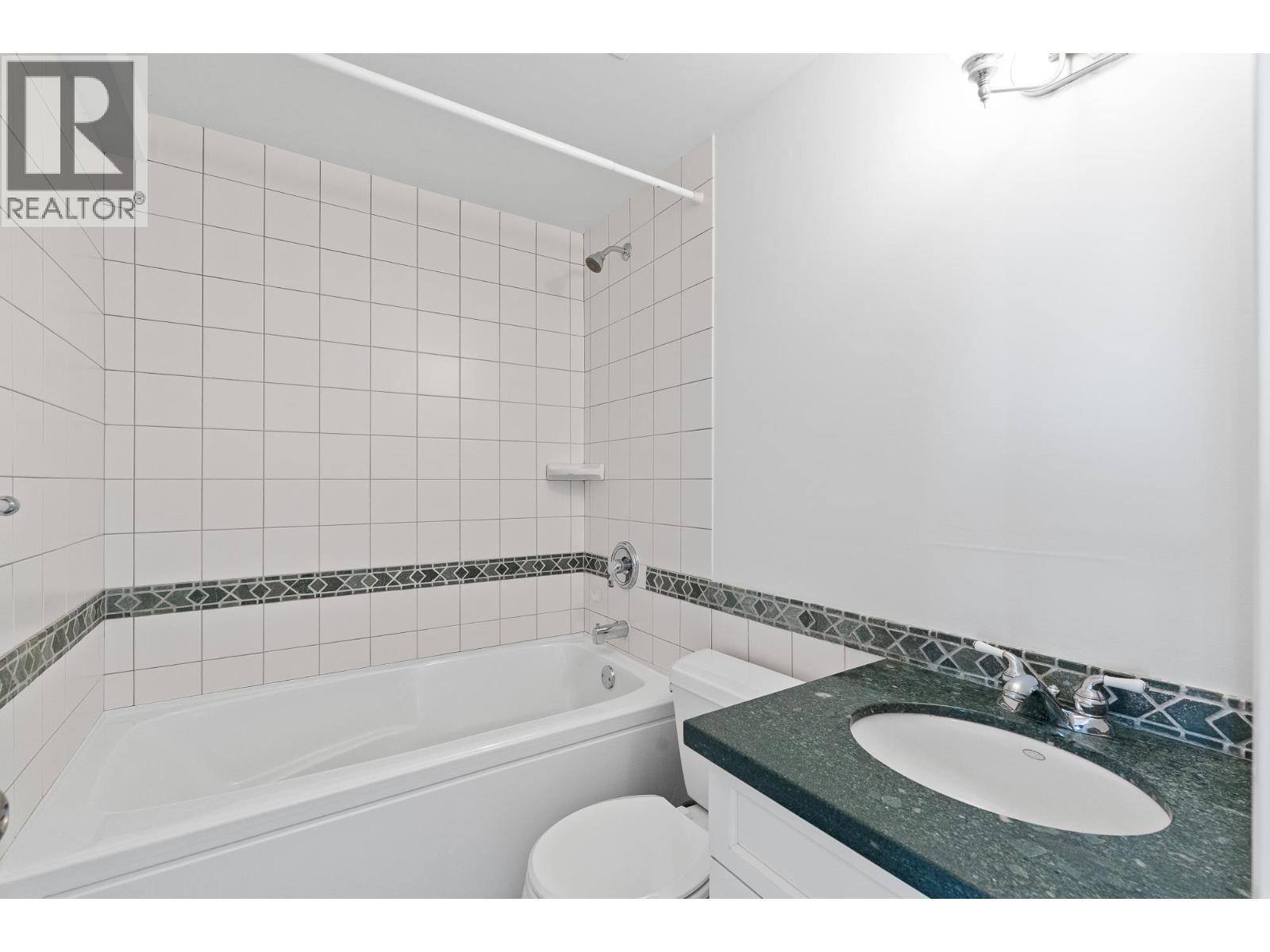 203 150 24TH STREET, West Vancouver