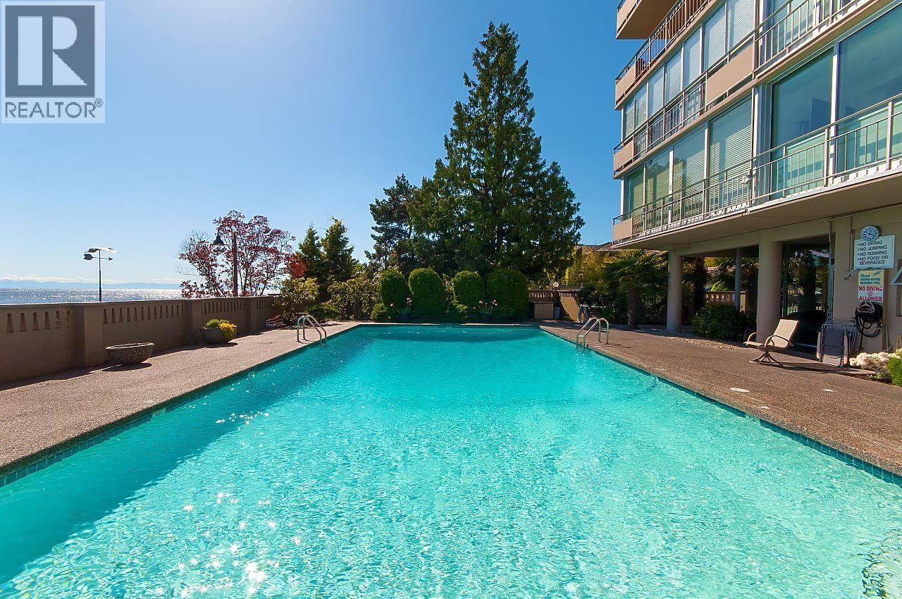 203 150 24TH STREET, West Vancouver